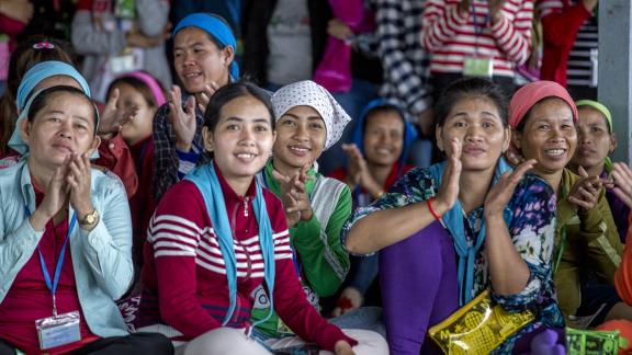 picture of cambodian women